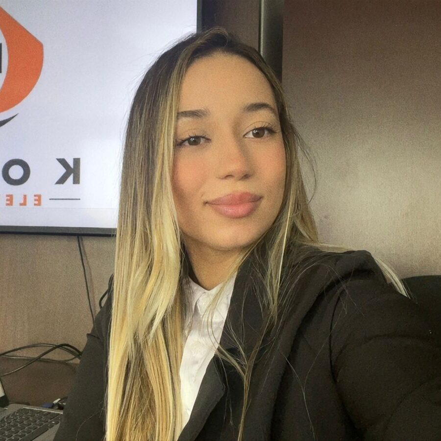 Giovanna, gerente administrativa da Kohap Elevadores